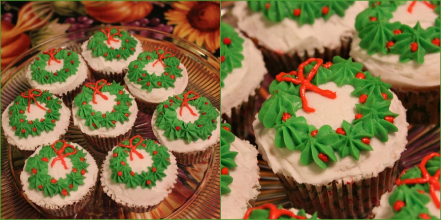 I made these Christmas Wreath cupcakes for the bake sale my church hosted! 